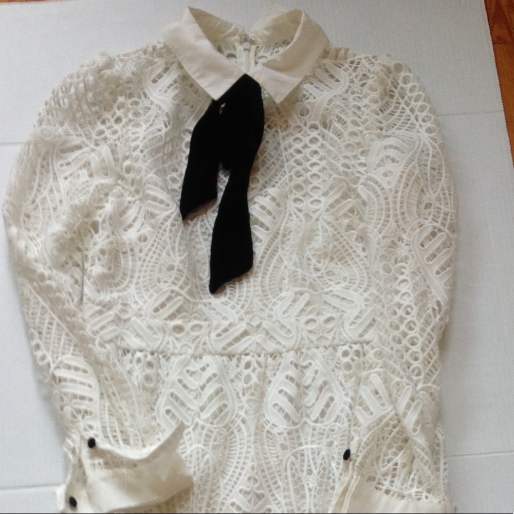 Temperlley London White Lace Dress. Ruffle Black